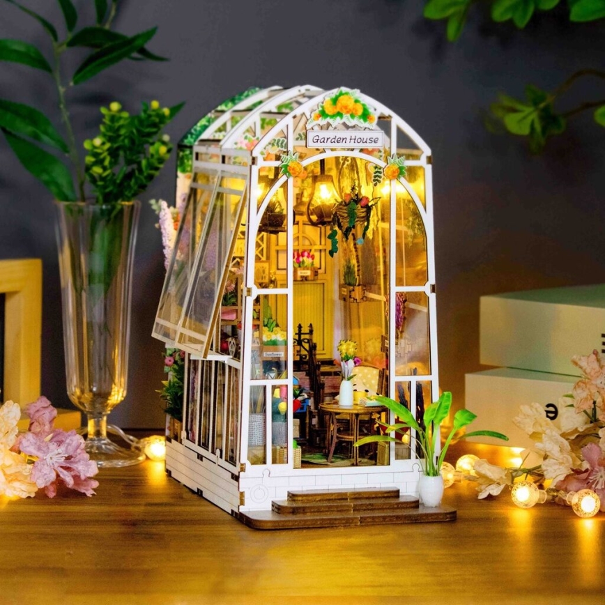 2Kids Toys - Casa in miniatura Giardino casa 2xAAA