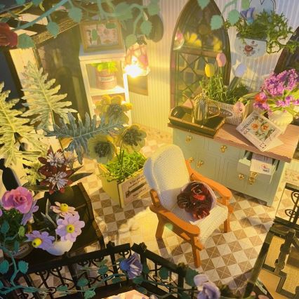 2Kids Toys - Casa in miniatura La serra di Darcy 2xAAA