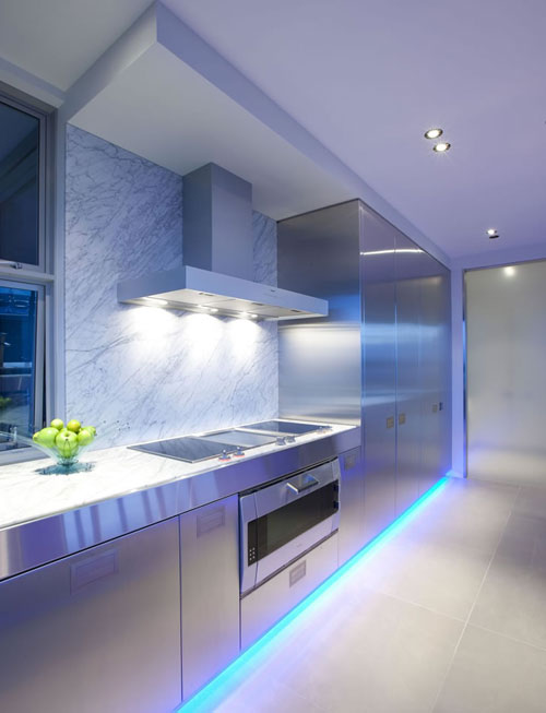 Come scegliere l'illuminazione sottopensile da cucina?