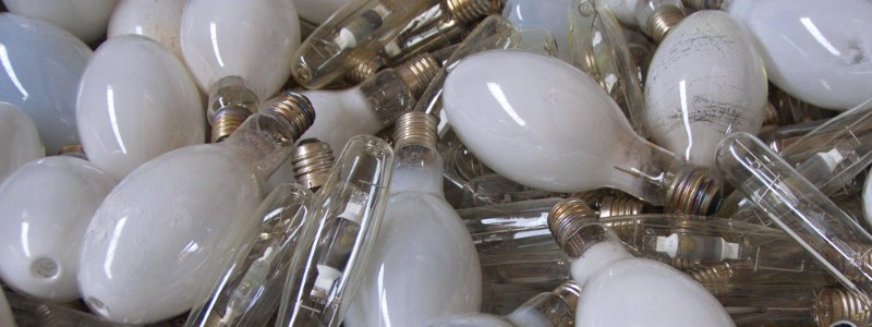 Come smaltire correttamente alcuni tipi di lampadine?