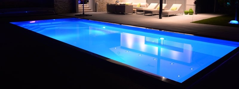 Illumina la tua piscina e i suoi dintorni con luci di qualità!