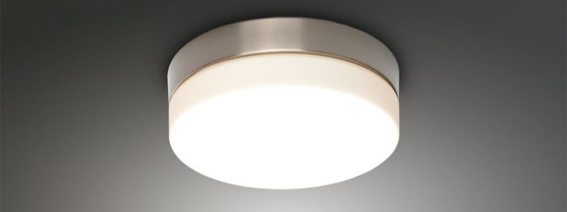 Come scegliere una lampada da soffitto per il bagno
