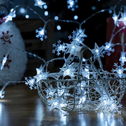 Aigostar - Catena luminosa natalizia LED per esterni 25xLED/8 funzioni 3xAA 2,5 m IP44 bianco freddo