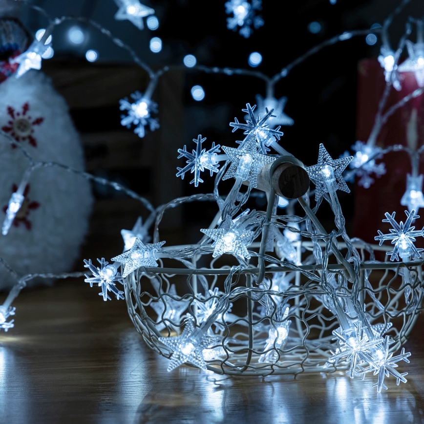 Aigostar - Catena luminosa natalizia LED per esterni 25xLED/8 funzioni 3xAA 2,5 m IP44 bianco freddo