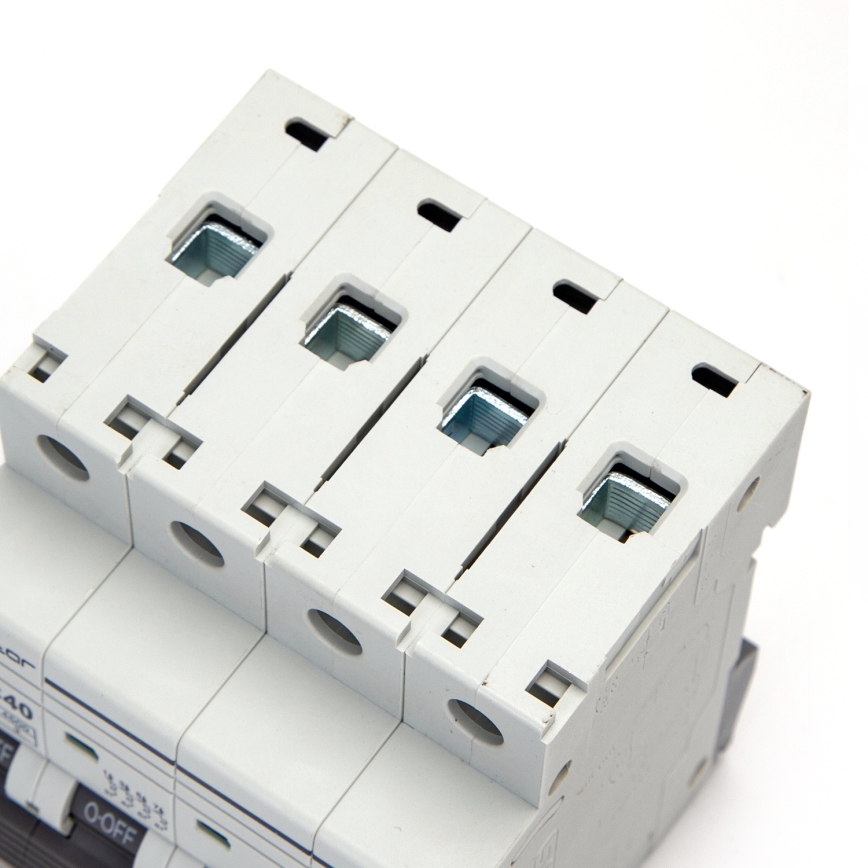 Aigostar - Interruttore magnetotermico 4 poli 4P-63A-C 400V