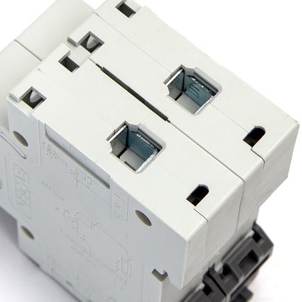 Aigostar - Interruttore magnetotermico bipolare a 2 fasi 2P-50A-C 230-400V