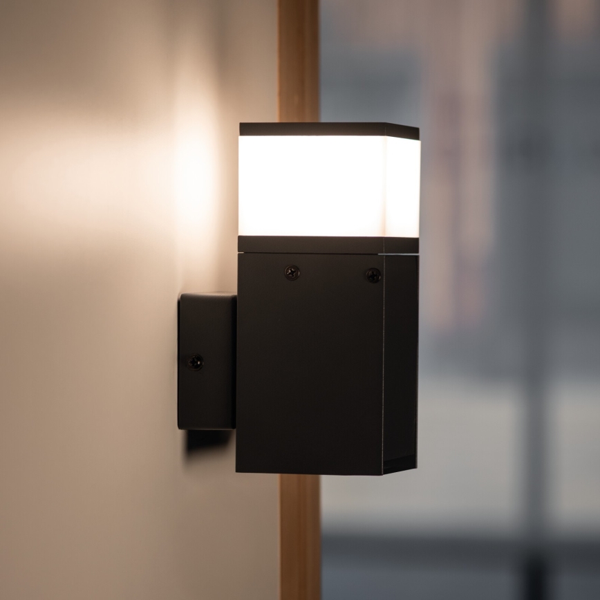 Applique da esterno con presa DASTEN 1xG9/11W/230V IP44 nero