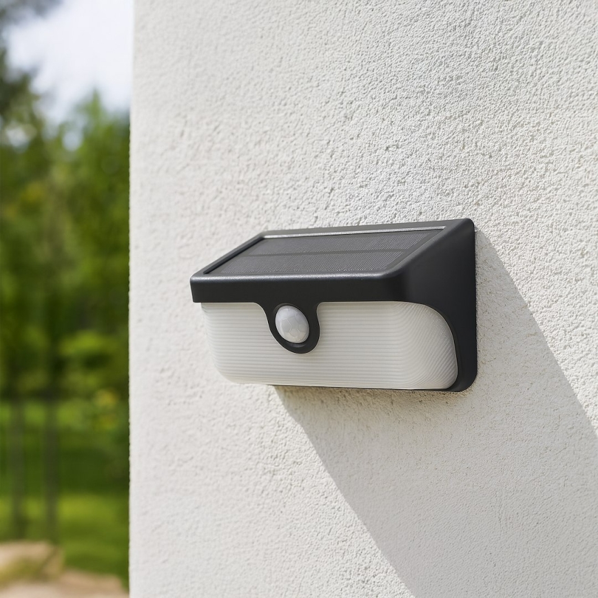 Applique solare LED con sensore LINK LED/5W/3,7V IP65 nera