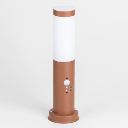 Brilagi - Lampada da esterno con sensore NOVA, 1x E27/15W/230V, 40 cm, IP44, marrone