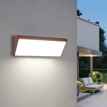 Brilagi - Applique LED da esterno con sensore TRIANGLE LED/42W/230V, 45 cm, marrone, IP65