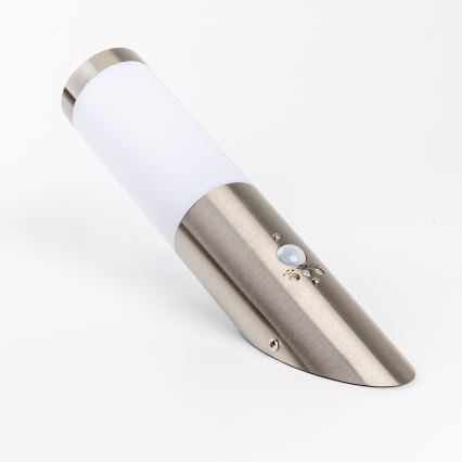 BRILAGI - Lampada da parete per esterni con sensore ELIA 1xE27/20W/230V IP44, cromo satinato