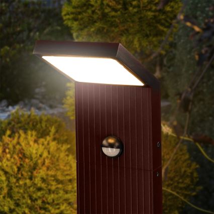 Brilagi - Lampada LED da esterno con sensore RIANO LED/8W/230V marrone IP65 80 cm