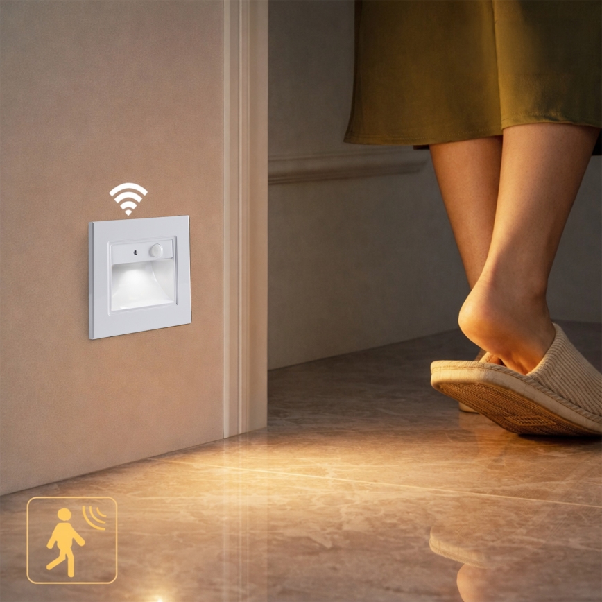 Brilagi - Lampada LED per scale con sensore STEP LIGHT LED/1,5W/230V IP44 bianco