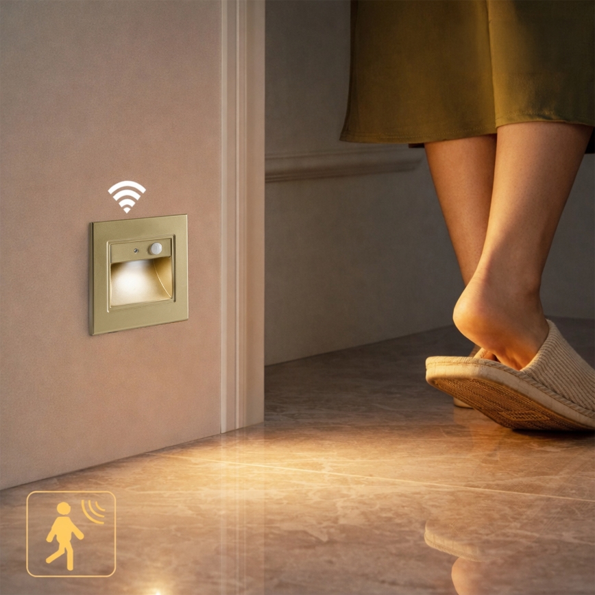 Brilagi - Lampada LED per scale con sensore STEP LIGHT LED/1,5W/230V IP44 oro