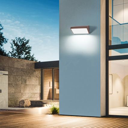 Brilagi - Applique LED da esterno con sensore TRIANGLE LED/20W/230V marrone IP65