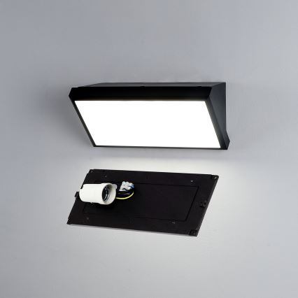 Brilagi - LED RGBW applique da esterno dimmerabile TRIANGLE 1xE27/15W/230V 2700-6500K IP65 nero