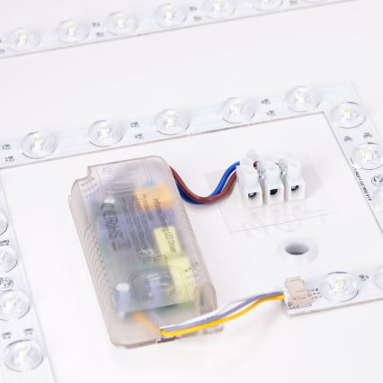 Brilagi - Plafoniera LED dimmerabile PILANA LED/48W/230V 3000-6500K rovere/bianco 42x42 cm + telecomando