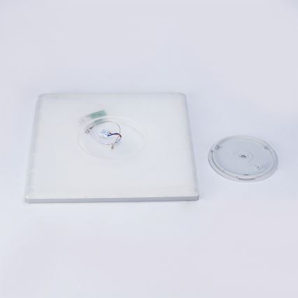 Brilagi - Lampada da soffitto LED per bagno ULTRA SLIM LED/24W/230V 42x42 cm finitura argento IP54