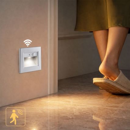 Brilagi - Lampada LED per scale con sensore STEP LIGHT LED/1,5W/230V IP44 argento