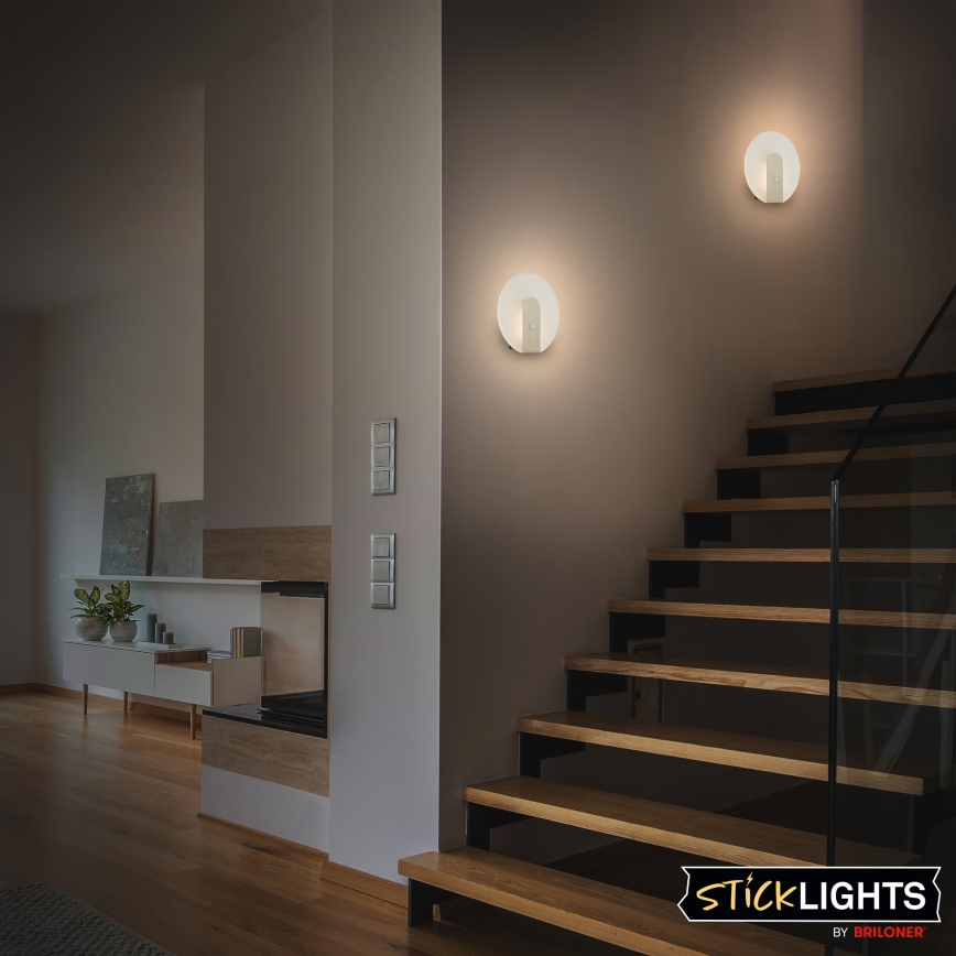 Briloner 3889012 - Lampada da parete LED ricaricabile con sensore di movimento e crepuscolare TARO LED/2,5W/5V 1800 mAh finitura cromo opaco