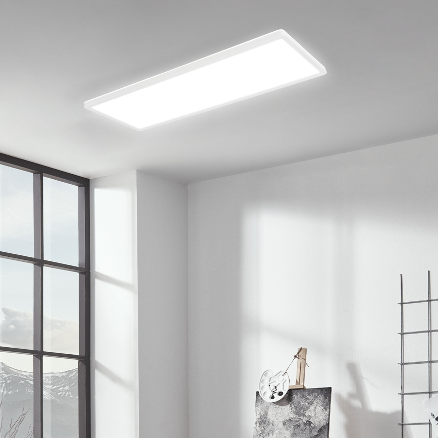 Briloner 7404-016 - Pannello LED RGBW dimmerabile a montaggio superficiale, 22 W, 230 V, 4000 K + telecomando