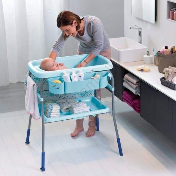 VASCA DA BAGNO CON FASCIATOIO SU RUOTE