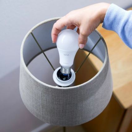 Confezione da 2 lampadine LED dimmerabili A60 E27/9W/230V 2700K Wi-Fi + telecomando - WiZ