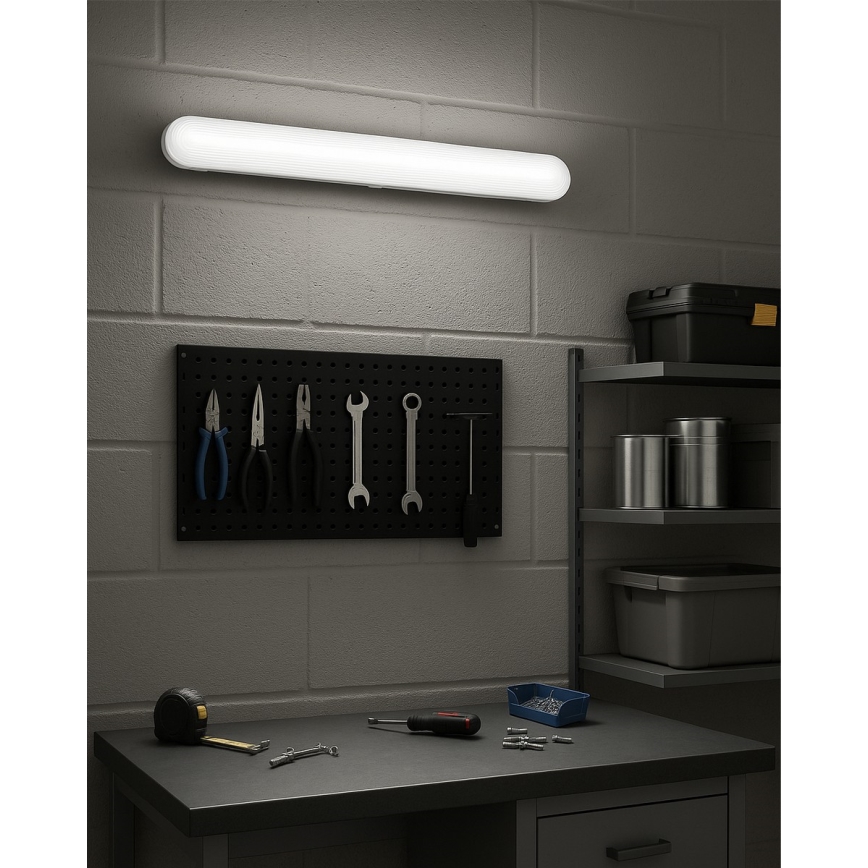 Corpo illuminante tecnico lineare LED/18W/230V 4200K 60 cm IP65