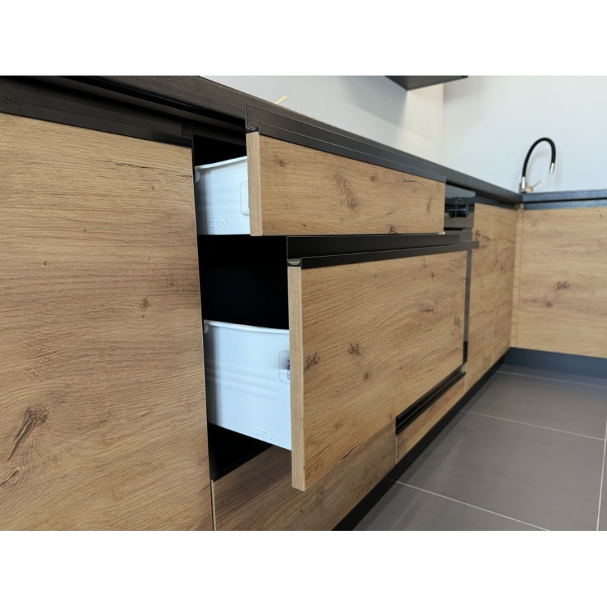 Cucina MARINA 180 cm rovere craft/nero lucido