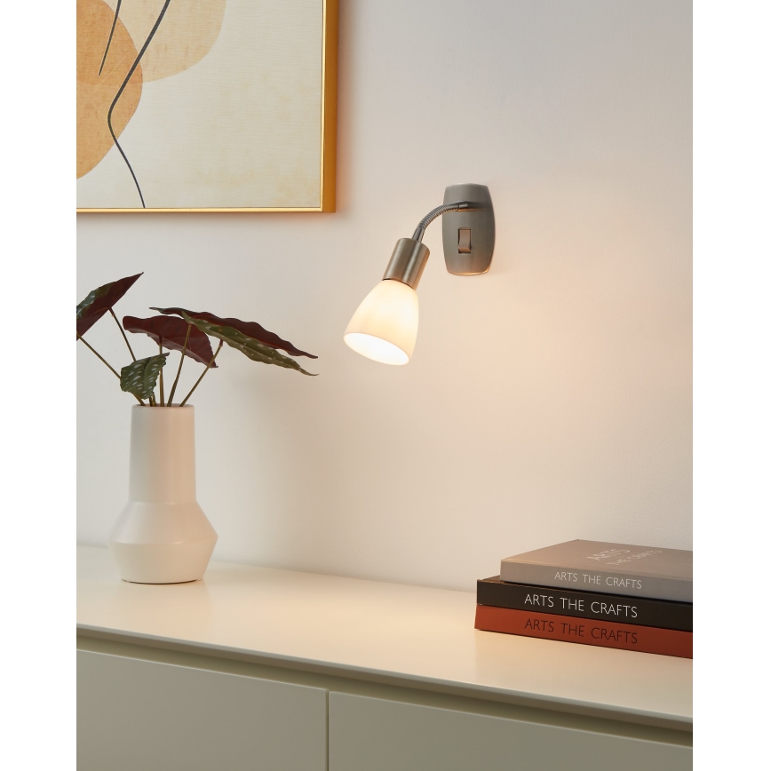 Eglo - Applique da parete con spina 1xE14/5W/230V cromo opaco