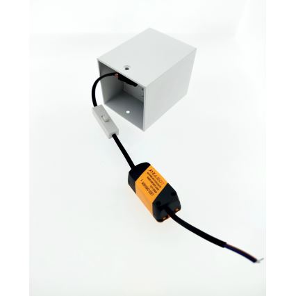 Faretto LED/5W/230V 3000/4000/6400K 7,5x7,5 cm bianco