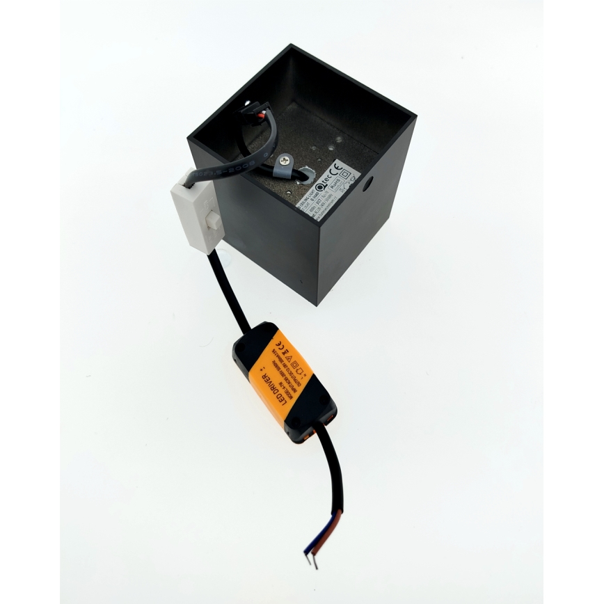 Faretto LED/5W/230V 3000/4000/6400K 7,5x7,5 cm nero