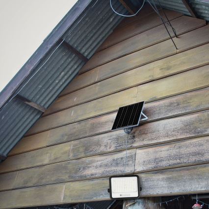 Faretto solare dimmerabile a LED/200W/3,2V 2000-8000K IP65 10000 mAh nero + telecomando