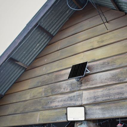 Proiettore solare dimmerabile a LED/400W/3,2V 2000-8000K IP65 20000 mAh nero + telecomando