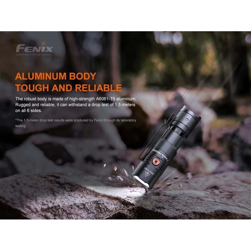 Fenix PD25R - Torcia LED ricaricabile LED/USB/1xCR123A IP68 800 lm 70 h 700 mAh