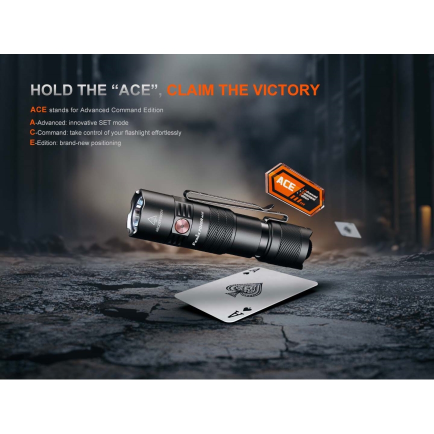 Fenix PD26RACE - Torcia LED ricaricabile dimmerabile LED/USB 1600 mAh IP68 1300 lm 556 h nero
