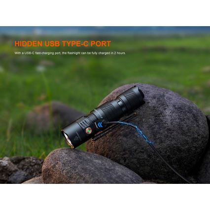 Fenix PD26RACE - Torcia LED ricaricabile dimmerabile LED/USB 1600 mAh IP68 1300 lm 556 h nero