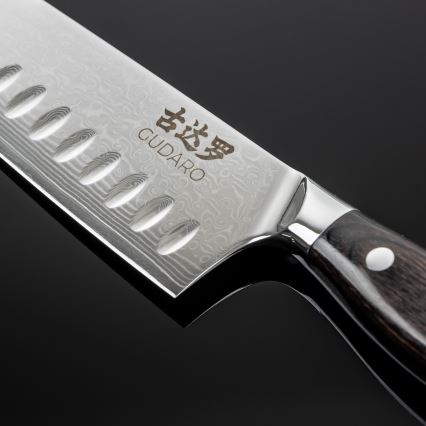 Gudaro - Coltello da cucina Santoku in acciaio damascato SHIRO 7, 67 strati d'acciaio, lunghezza 17,5 cm