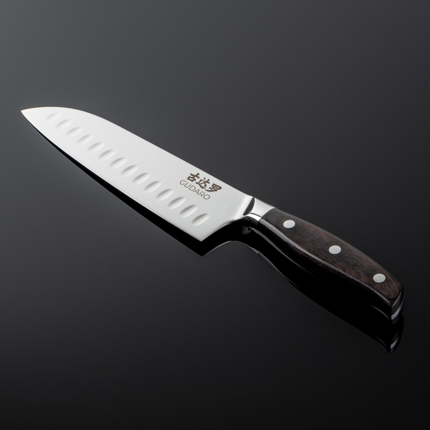 Gudaro - Coltello da cucina Santoku in acciaio damascato SHIRO 7, 67 strati d'acciaio, lunghezza 17,5 cm
