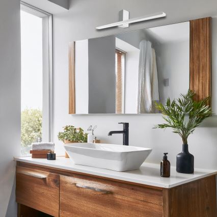 Illuminazione a LED per specchi da bagno ARTEMIS LED/13,8W/230V 4000K 60 cm IP44 argento