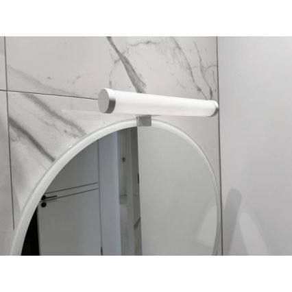 Illuminazione LED per specchio da bagno LED/8W/230V 30 cm IP44 bianco