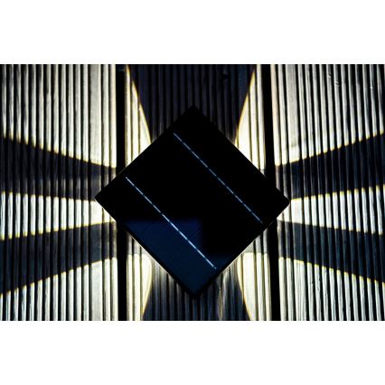 Applique a LED solare con sensore LED/2W/5V IP54 1300 mAh