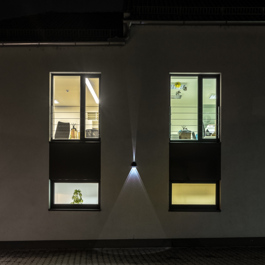 Applique a LED solare con sensore LED/2W/5V IP54 1300 mAh