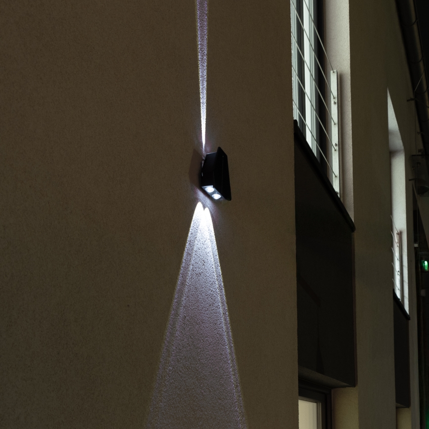 Applique a LED solare con sensore LED/2W/5V IP54 1300 mAh