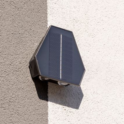 Applique a LED solare con sensore LED/2W/5V IP54 1300 mAh