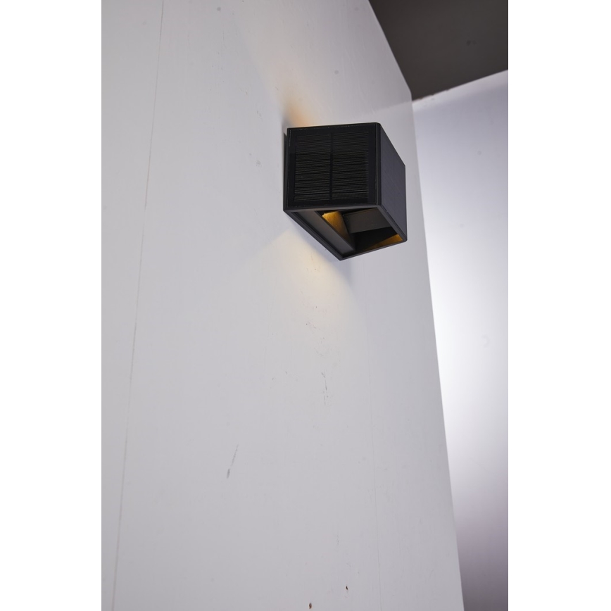 Applique a LED solare con sensore LED/2W/5V IP54 1300 mAh