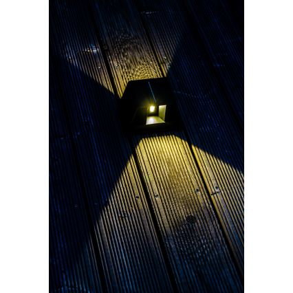 Applique a LED solare con sensore LED/2W/5V IP54 1300 mAh