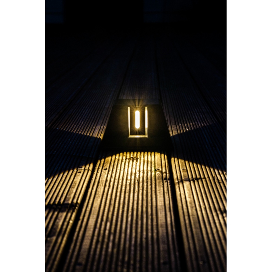 Applique a LED solare con sensore LED/2W/5V IP54 1300 mAh