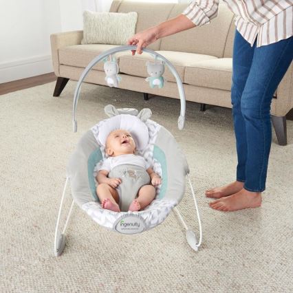 Ingenuity - Dondolo vibrante per bambini con melodia RAYLAN 3xLR14