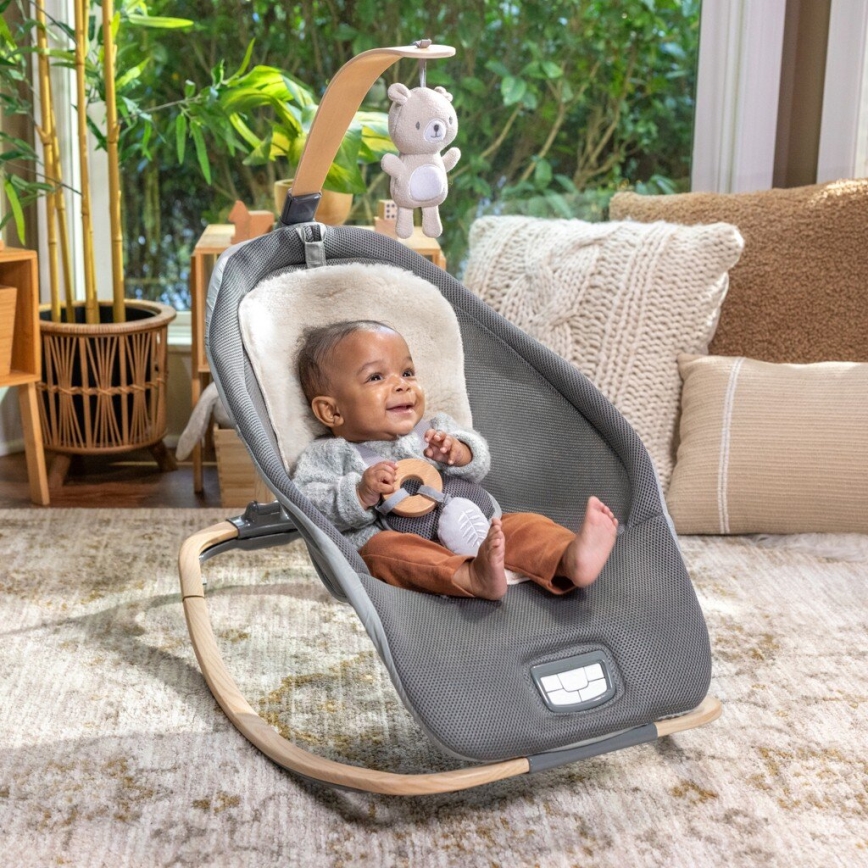 Ingenuity - Lettino vibrante per bambini con melodia EVERY SEASON WESLEY 3xC grigio